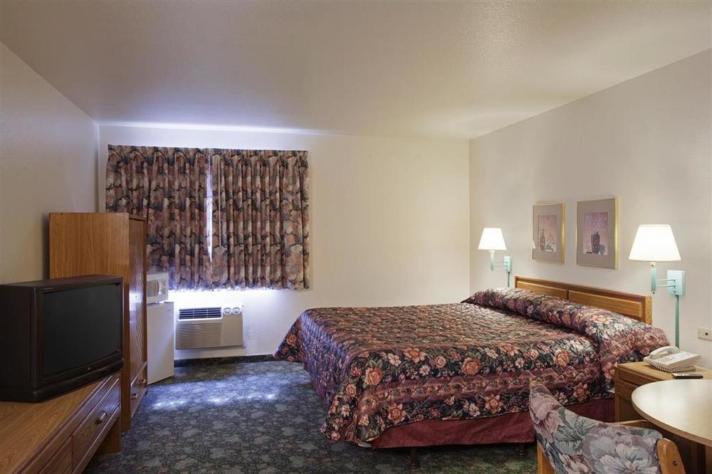 Pacific Motel 2*