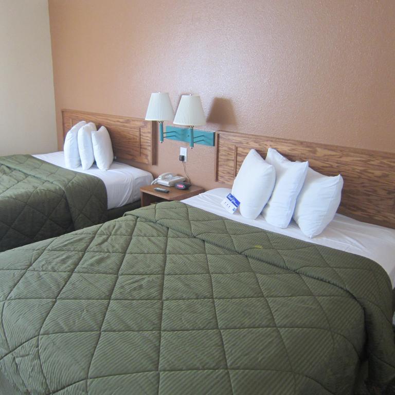Pacific Motel 2*